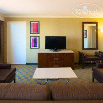 DoubleTree by Hilton Los Angeles Westside 