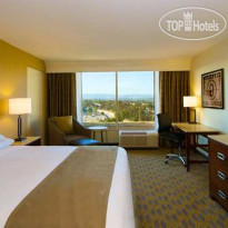 DoubleTree by Hilton Los Angeles Westside 