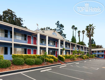 Фотографии отеля  Travelodge San Diego Mission Valley/Hotel Circle 2*