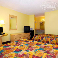 Econo Lodge Inn & Suites Maingate Central 