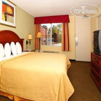 Econo Lodge Inn & Suites Near Florida Mall 