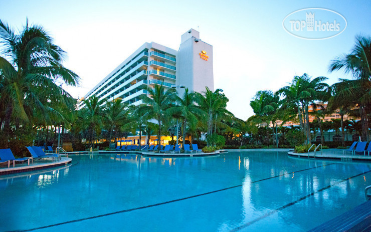 Фотографии отеля  Crowne Plaza Hollywood Beach 4*