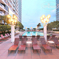 DoubleTree Grand Biscayne Bay 