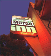 Фотографии отеля  Lombard Motor Inn 1*