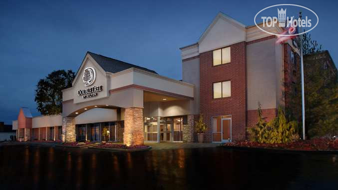 Фотографии отеля  DoubleTree by Hilton Hotel Akron - Fairlawn 3*