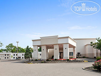 Фотографии отеля  Days Inn & Suites Cincinnati 2*