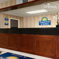 Days Inn and Suites Cincinnati 