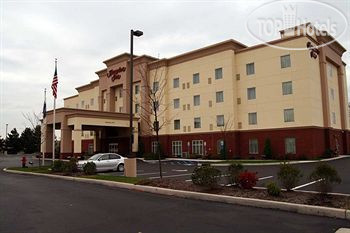 Фотографии отеля  Hampton Inn Kingston 2*