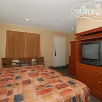Econo Lodge Inn & Suites Downtown 