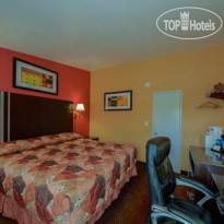 Rodeway Inn MacArthur Airport