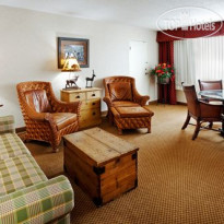 Holiday Inn Asheville-Biltmore East Suite