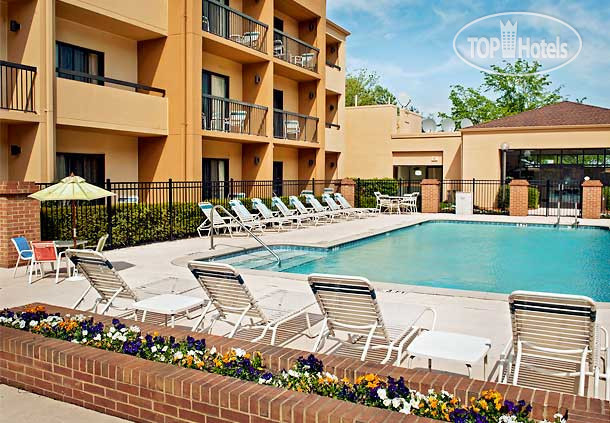 Фотографии отеля  Courtyard Greensboro 3*