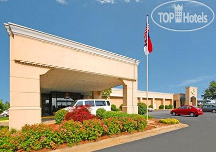 Фотографии отеля  Clarion Hotel Greensboro Airport 3*