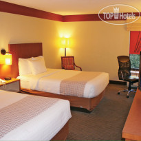 La Quinta Inn & Suites Charlotte Airport North 