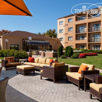 Courtyard Columbia 