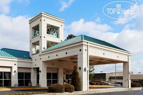 Фотографии отеля  Holiday Inn Express Hotel & Suites Huntsville-University Drive 2*