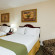 Holiday Inn Express Hotel & Suites Huntsville-University Drive 