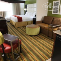 Holiday Inn Express & Suites Huntsville Airport