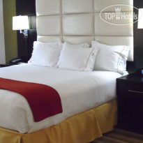 Holiday Inn Express & Suites Huntsville Airport