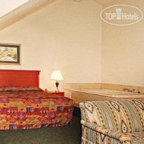 Econo Lodge Inn & Suites at the Convention Center 