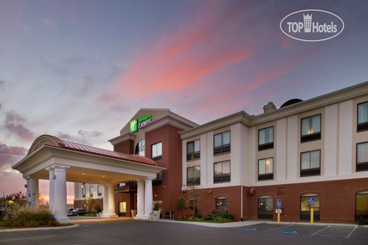Holiday Inn Express Hotel & Suites Tullahoma