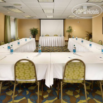 Holiday Inn Express Hotel & Suites Tullahoma