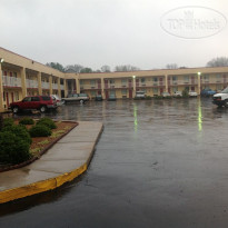 Colonial Inn and Suites - Memphis 