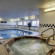 Quality Inn & Suites Airport  Бассейн и джакузи
