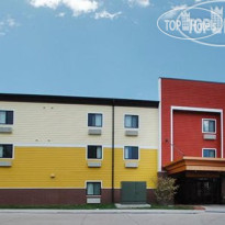 Econo Lodge Inn & Suites Fairgrounds Вход в отель