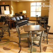 Cobblestone Inn and Suites - Marquette Столовая