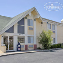 Super 8 Wichita West Airport 