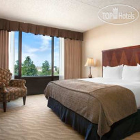 DoubleTree by Hilton Hotel Wichita Airport