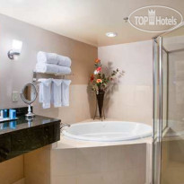 DoubleTree by Hilton Hotel Wichita Airport