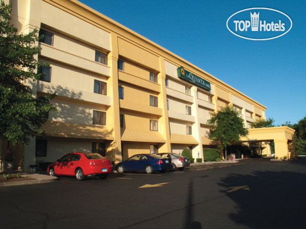 Фотографии отеля  La Quinta Inn Hartford Bradley Airport 2*