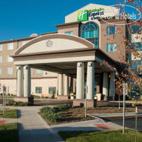 Holiday Inn Express Hotel & Suites Kansas City Airport 