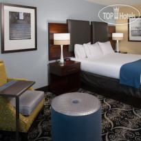 Holiday Inn Express Hotel & Suites Kansas City Airport 