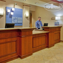 Holiday Inn Express Hotel & Suites Independence-Kansas City 