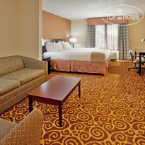 Holiday Inn Express Hotel & Suites Kansas City-Grandview 