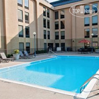 Hampton Inn Louisville-Airport 3*