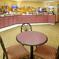 Holiday Inn Express Hotel & Suites Bentonville 