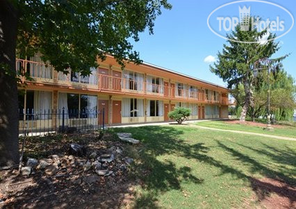 Фотографии отеля  Econo Lodge Mountain Home 2*