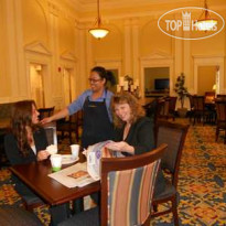 Hampton Inn & Suites Providence Downtown Зал для завтрака