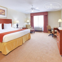 Holiday Inn Express Hotel & Suites Canton 