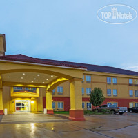 La Quinta Inn & Suites Canton 2*