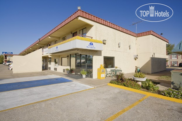 Фотографии отеля  Americas Best Value Inn-Tulsa Airport 2*