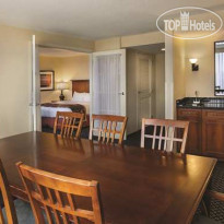 DoubleTree by Hilton Hotel Chicago – Oak Brook 