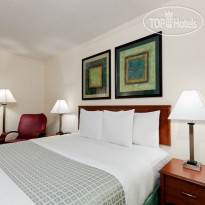 La Quinta Inn Chicago Willowbrook 