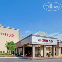 Crowne Plaza Chicago-Northbrook