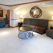 Holiday Inn Express Hotel & Suites Woodbridge