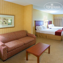 Holiday Inn Express Hotel & Suites Woodbridge